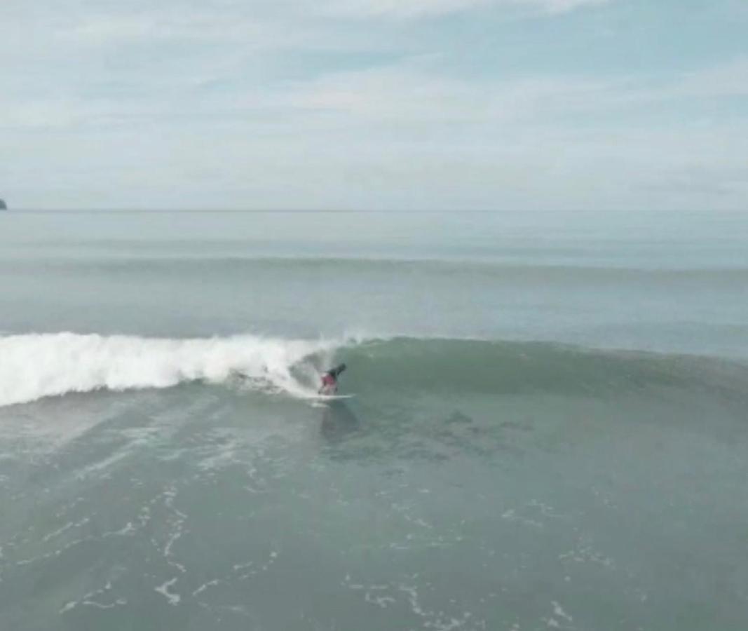 Miguel Surf Camp Ξενοδοχείο Quepos Εξωτερικό φωτογραφία
