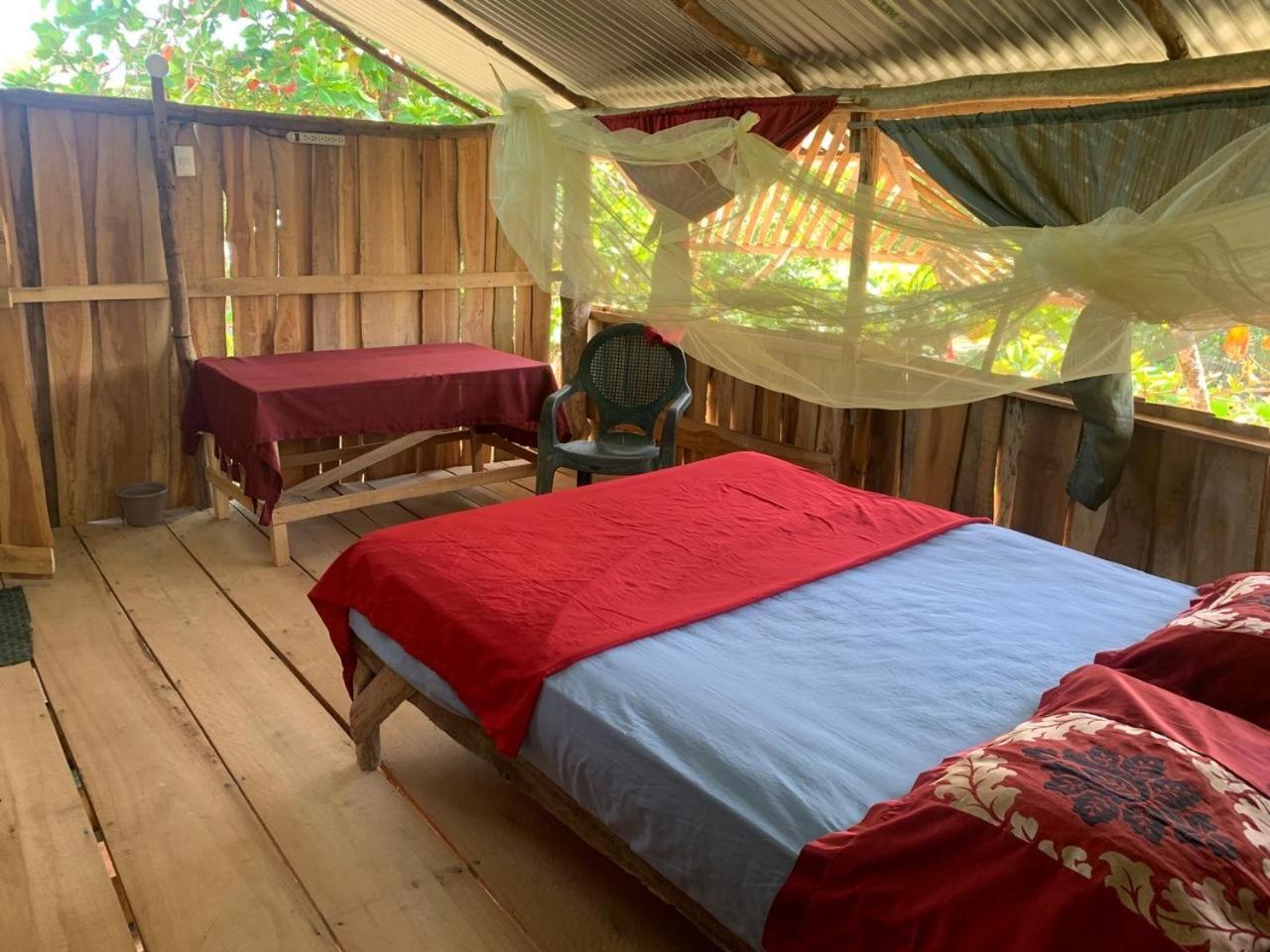 Miguel Surf Camp Ξενοδοχείο Quepos Εξωτερικό φωτογραφία