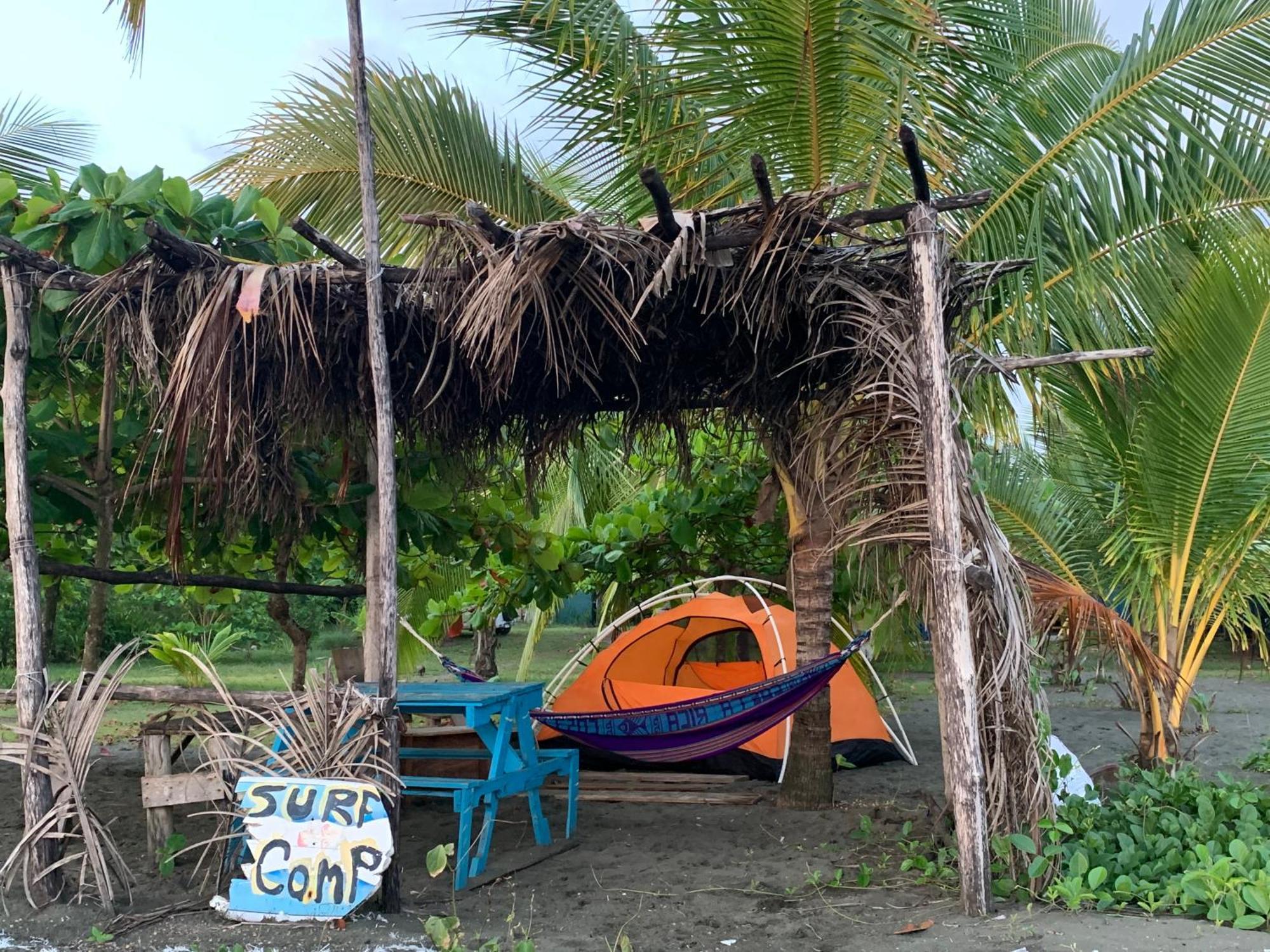 Miguel Surf Camp Ξενοδοχείο Quepos Εξωτερικό φωτογραφία